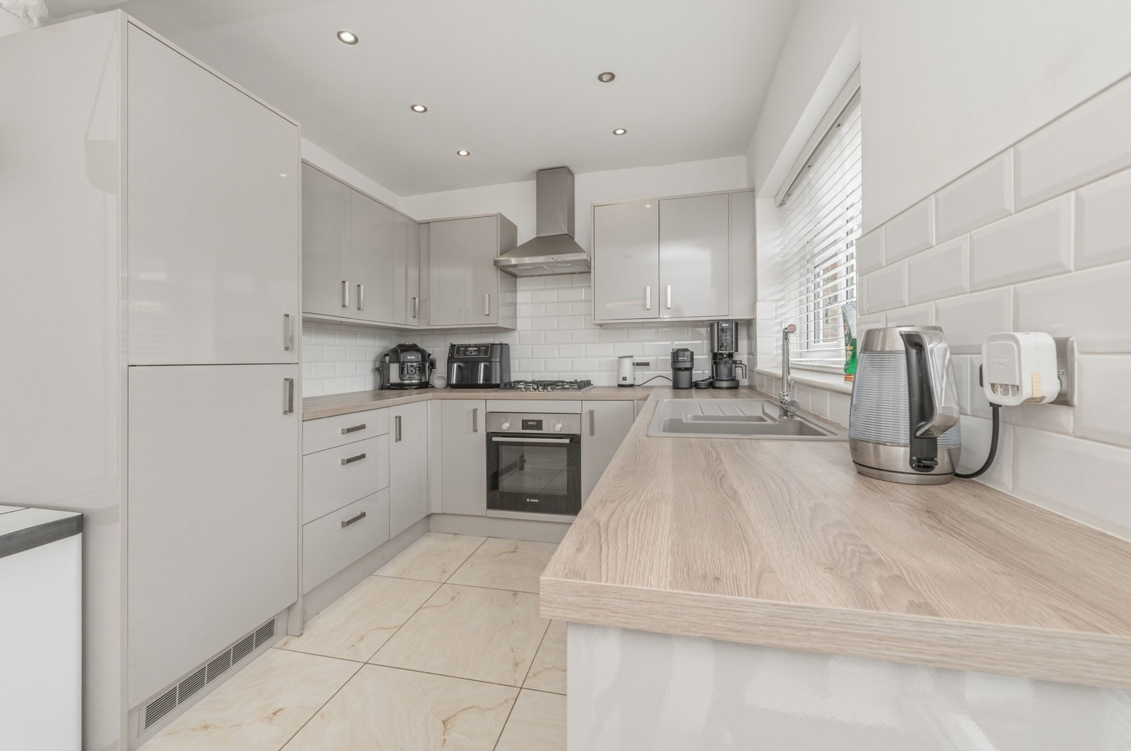 Semi Detached House for sale in Leeds, Lulworth View, Austhorpe, Leeds, LS15 8PG, 841 m²