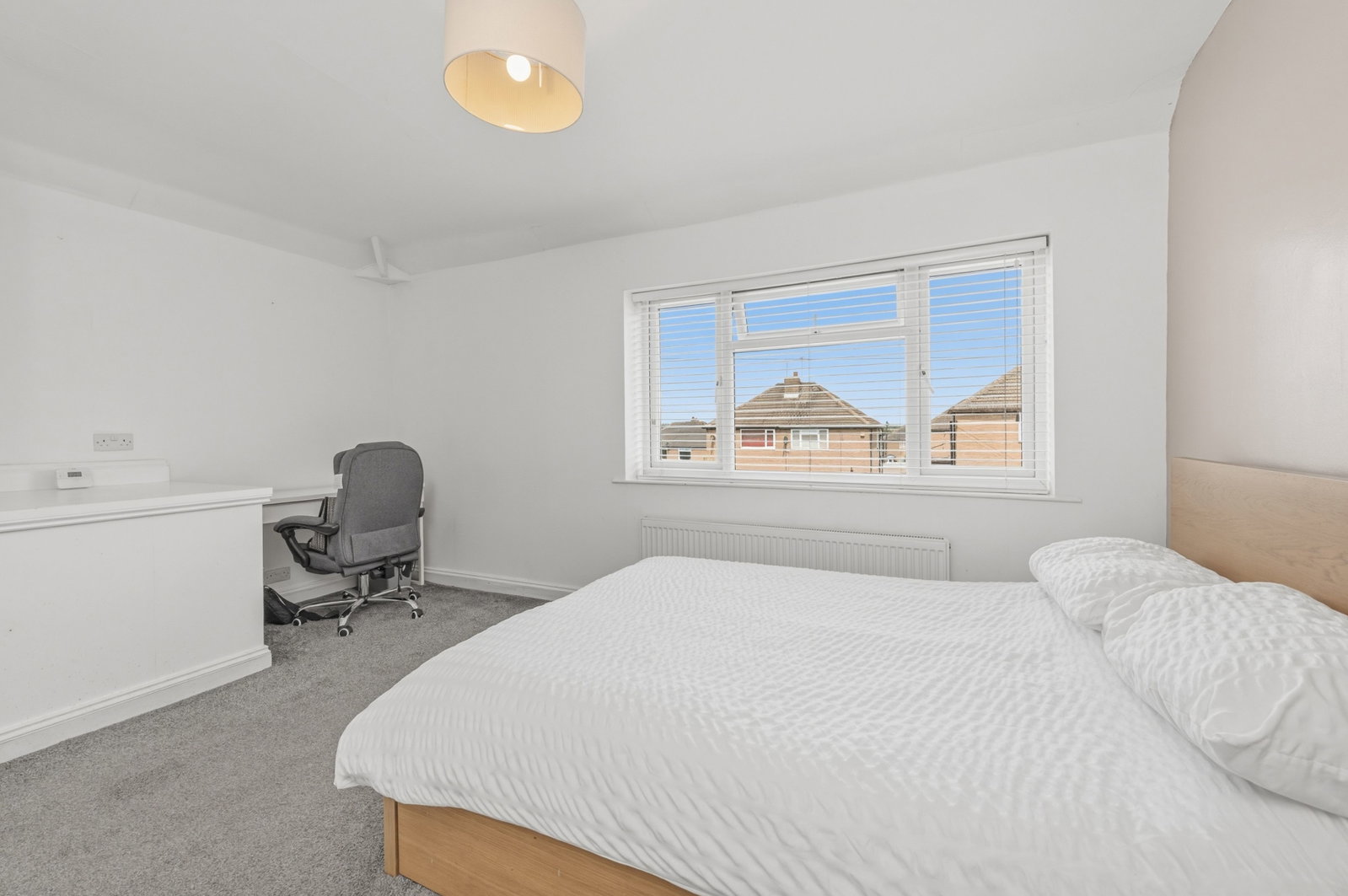 Semi Detached House for sale in Leeds, Lulworth View, Austhorpe, Leeds, LS15 8PG, 841 m²