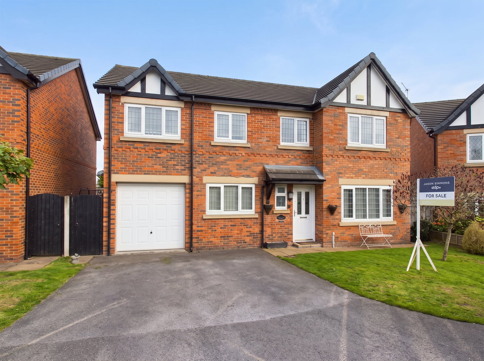 Detached House for sale in Crewe, St Matthew Close, Haslington