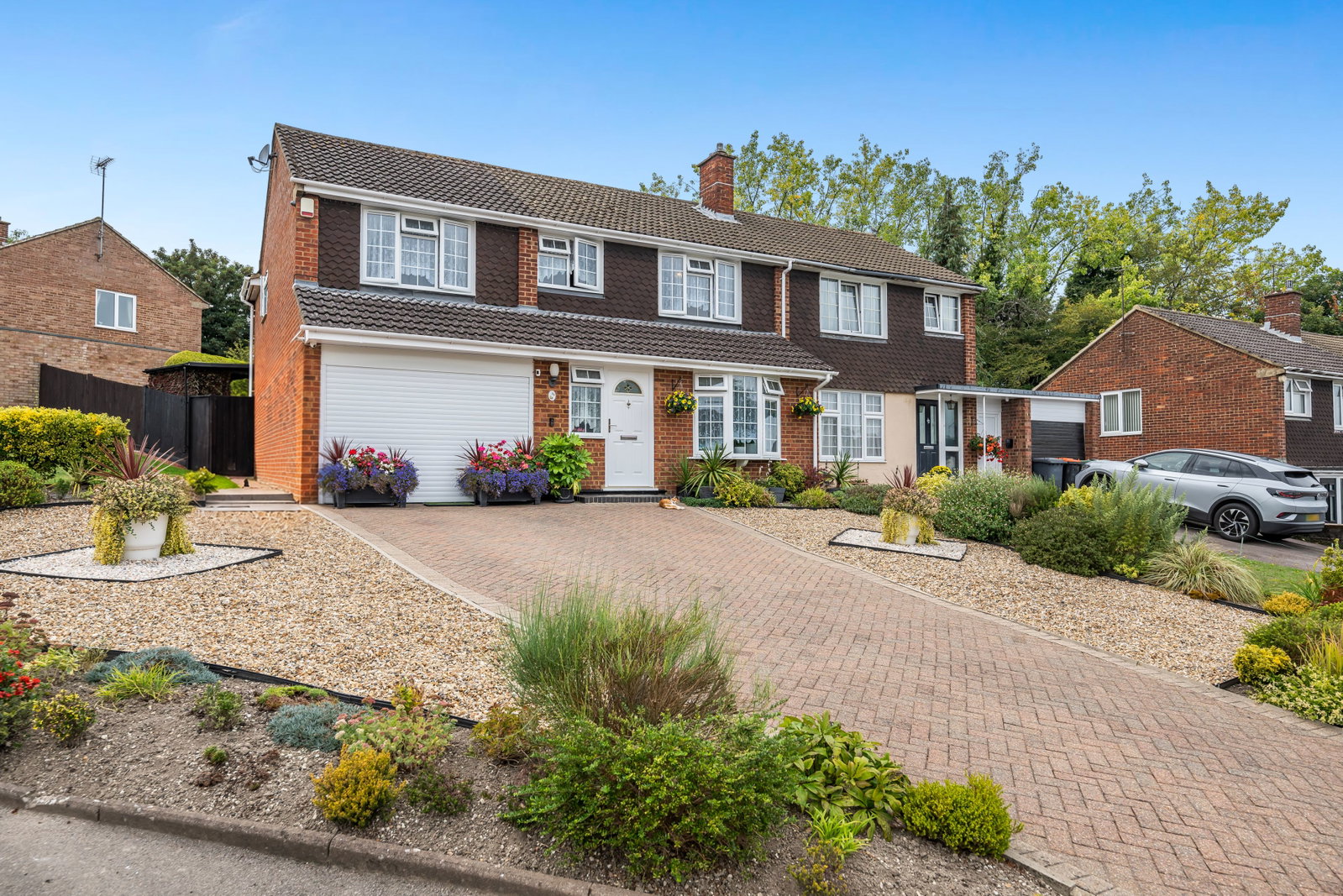 Semi Detached House for sale in Dunstable, Canesworde Road, Dunstable, Bedfordshire, LU6 3PZ, 1518 m²