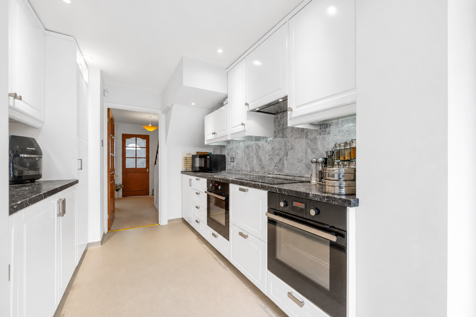 Semi Detached House for sale in Dunstable, Canesworde Road, Dunstable, Bedfordshire, LU6 3PZ, 1518 m²