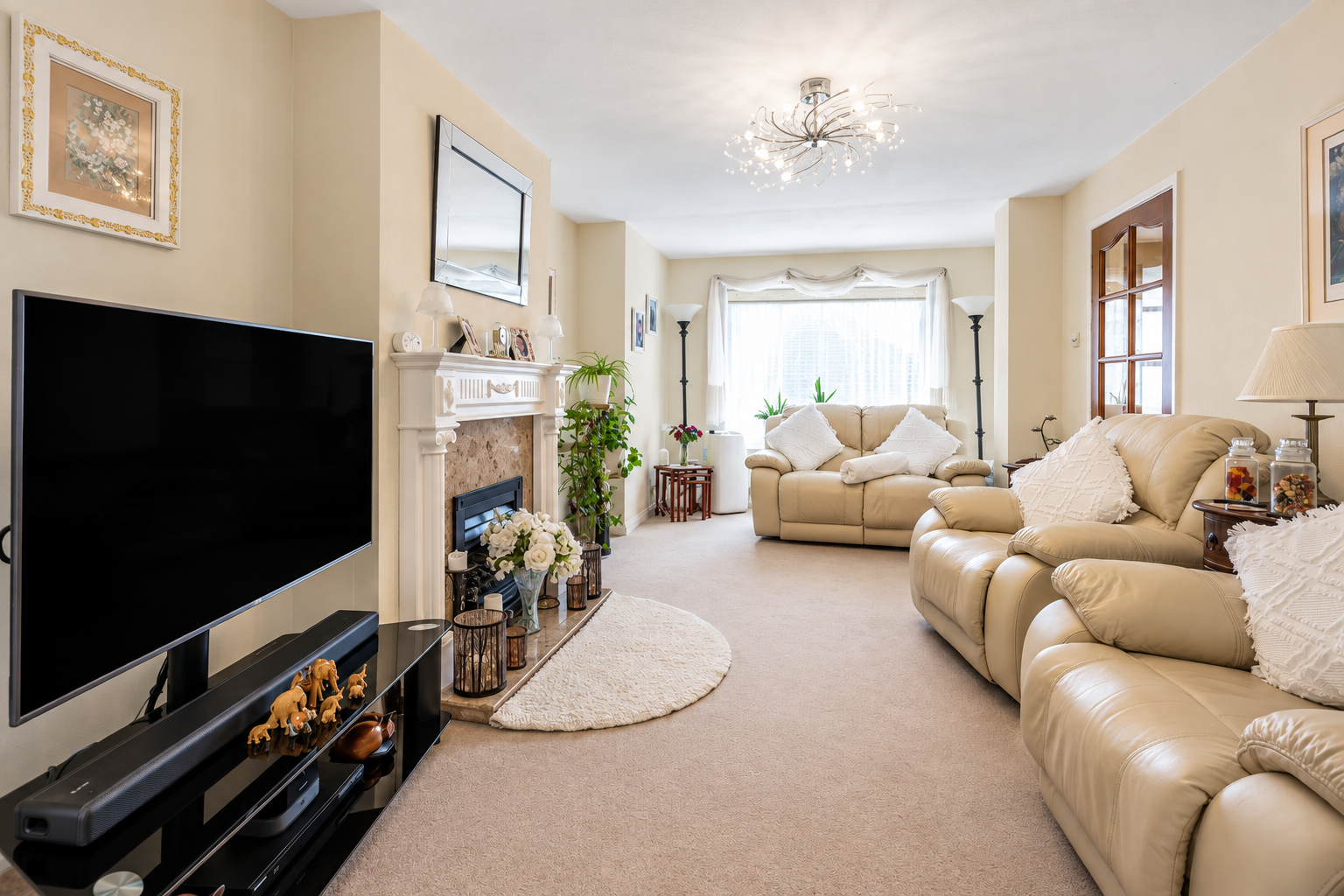 Semi Detached House for sale in Dunstable, Canesworde Road, Dunstable, Bedfordshire, LU6 3PZ, 1518 m²