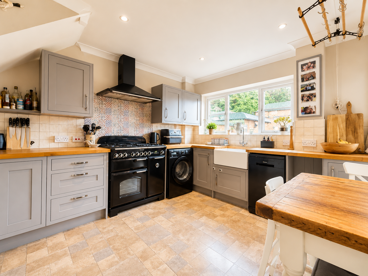 Semi Detached House in Rainham