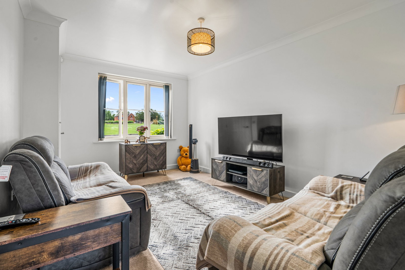Semi Detached House in Worcester