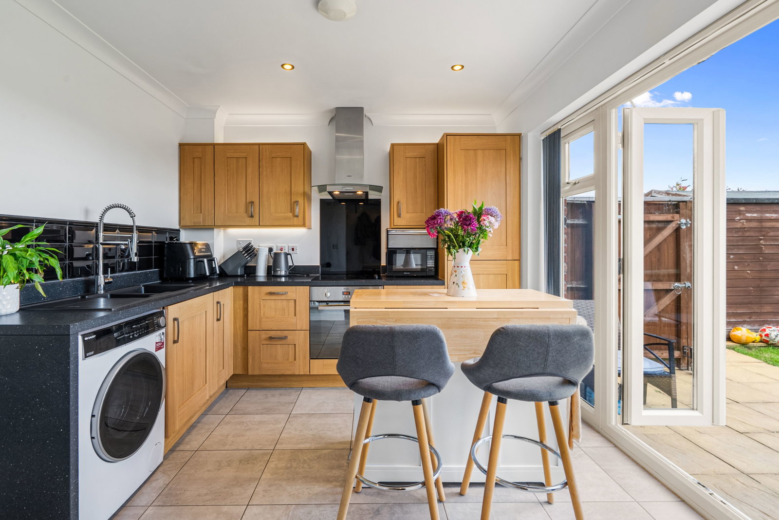 Semi Detached House in Worcester