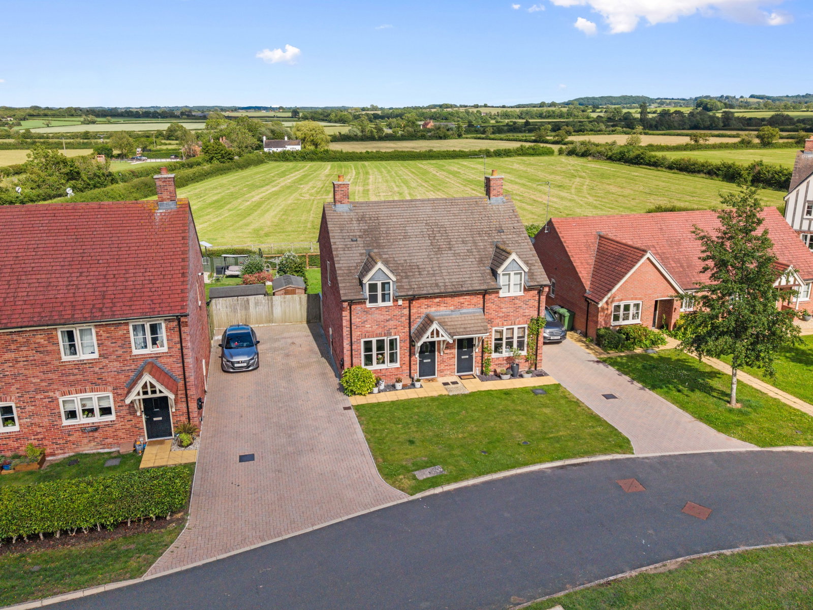 Semi Detached House in Worcester