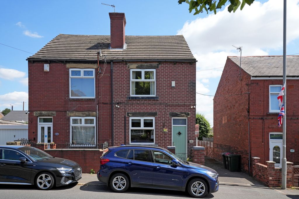 Semi Detached House in Rotherham