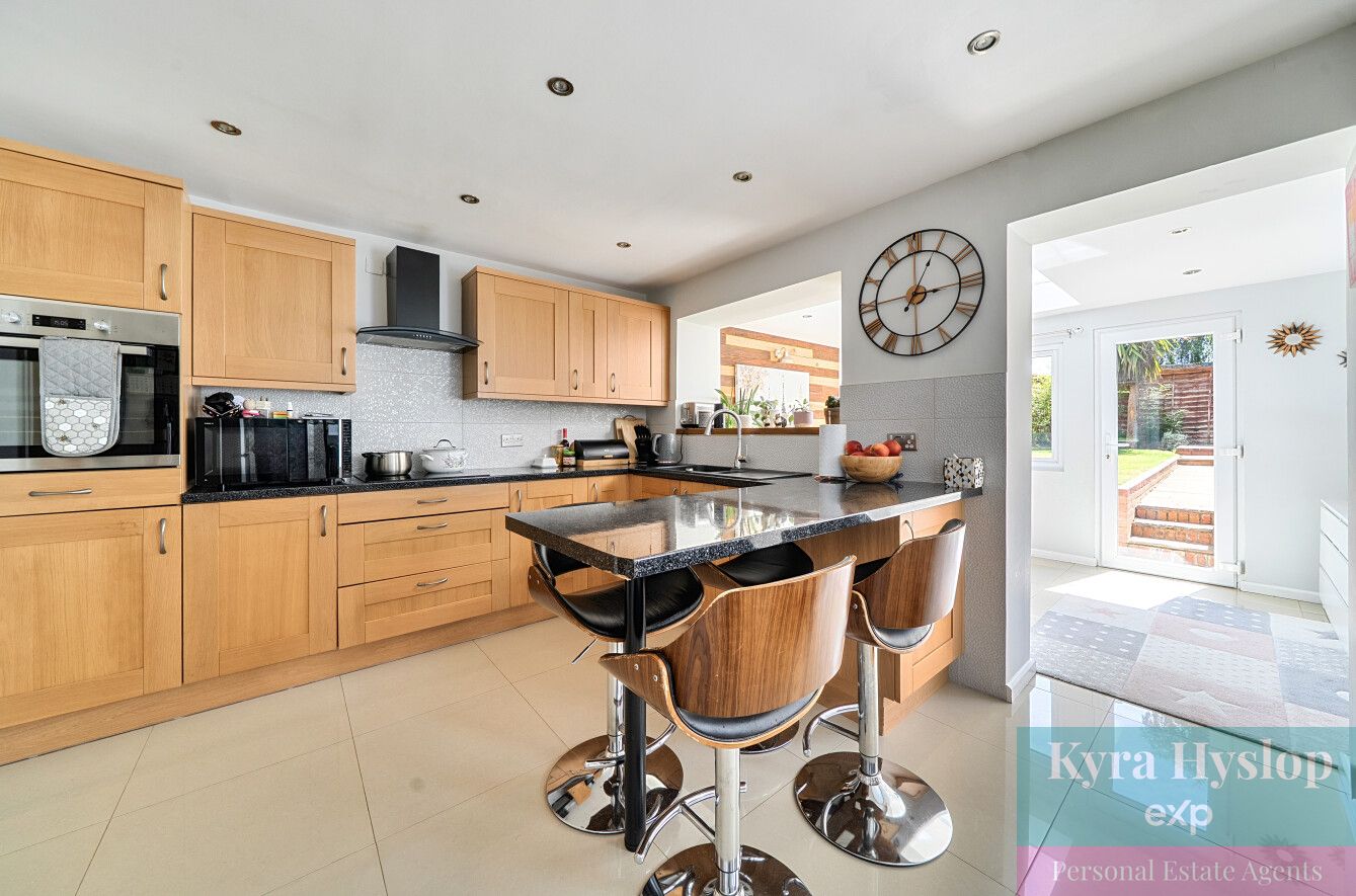 Semi Detached House in Exeter