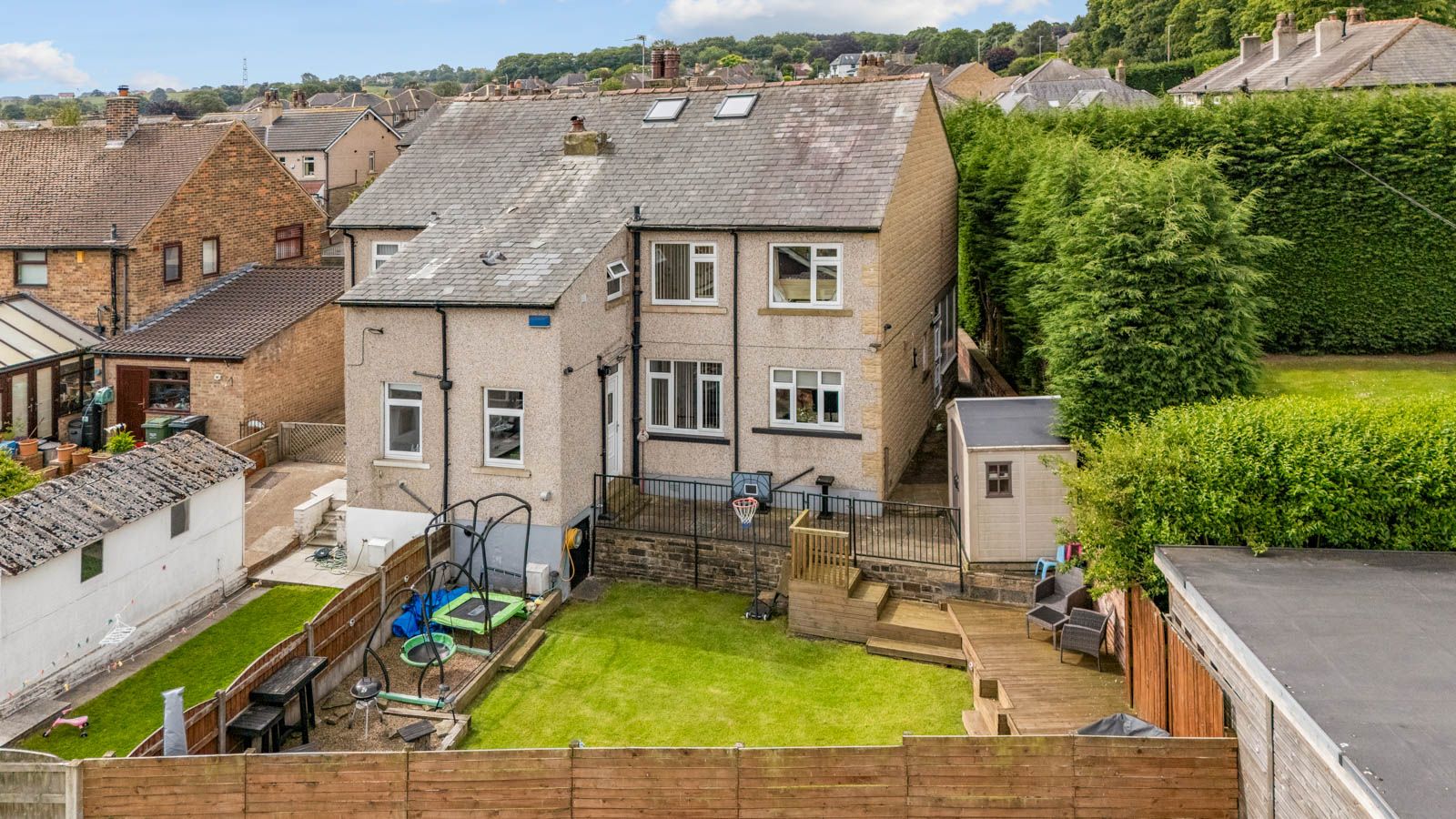 Semi Detached House in Brighouse