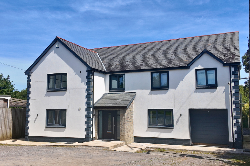 Detached House in Llanelli