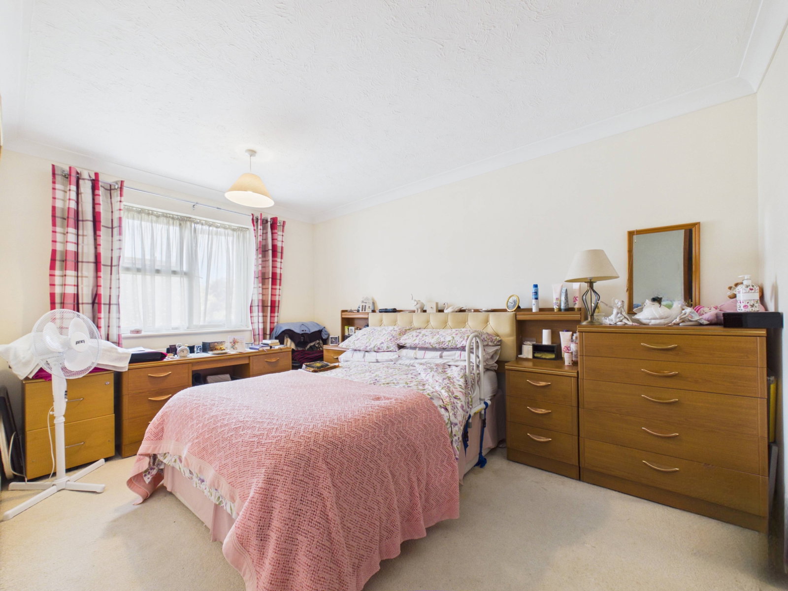 Semi Detached House in Rochester