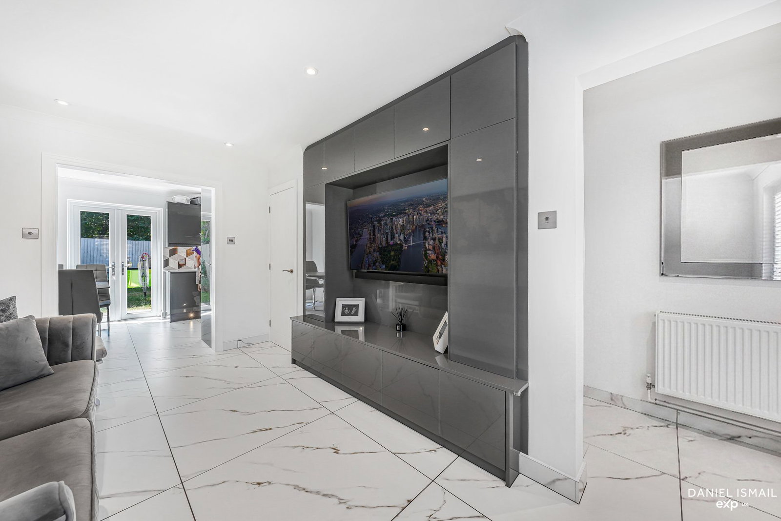 Semi Detached House in Basildon