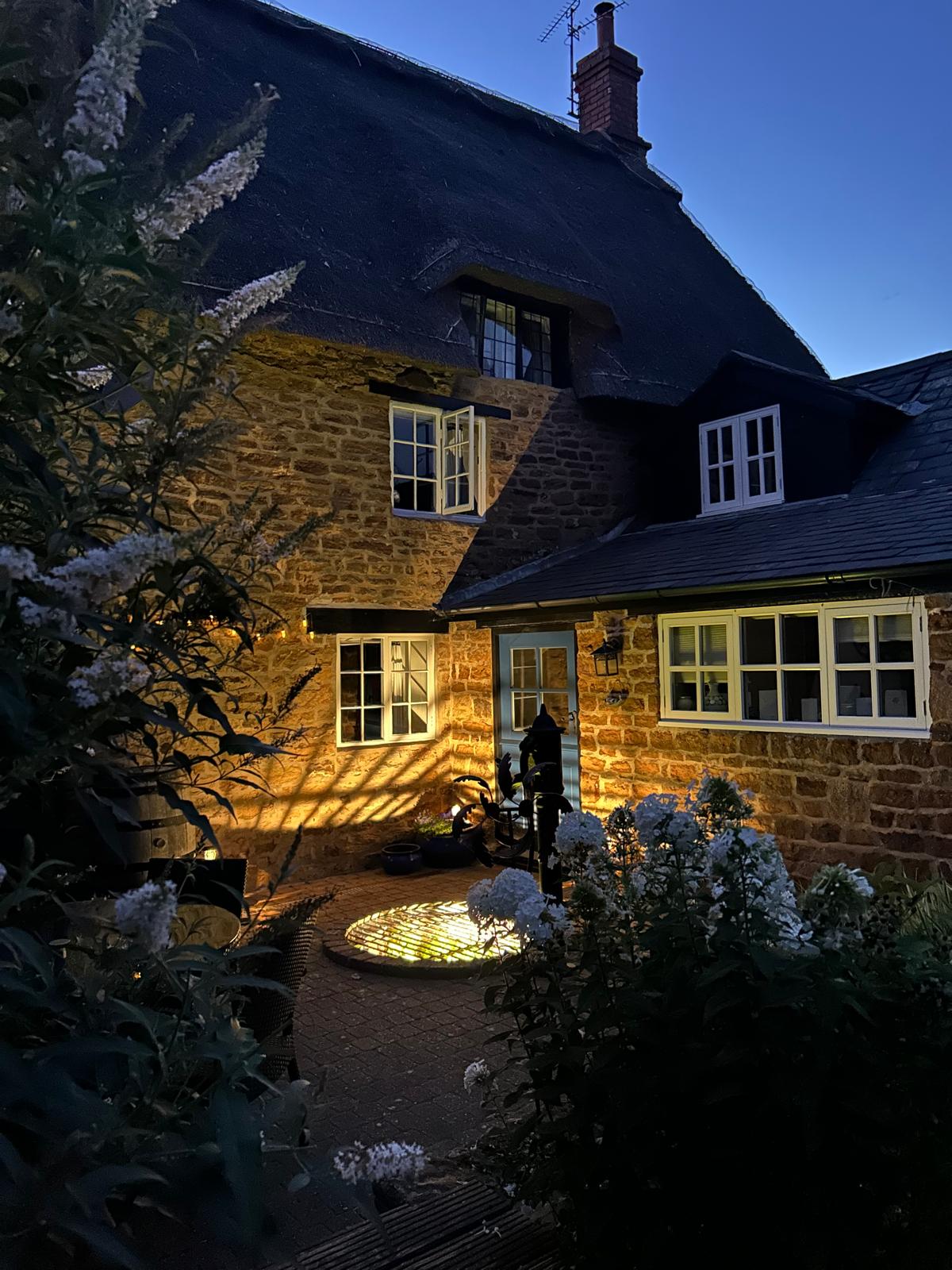 Cottage for sale in Daventry, Mounts Lane, NEWNHAM, Northamptonshire, 1832 m²