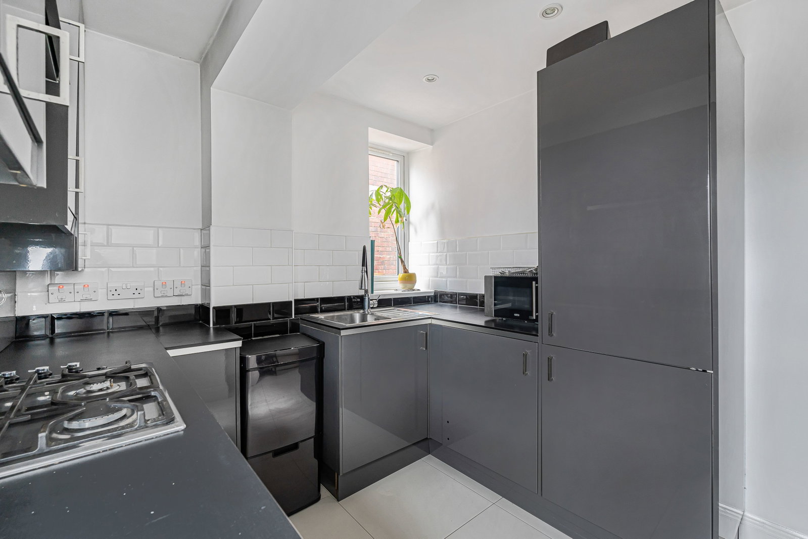 Flat for sale in London, Wandsworth Road, London, SW8 2LB, 626 m²