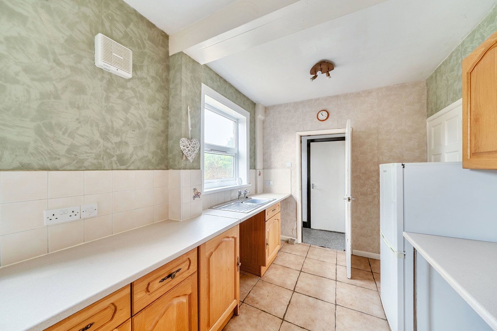 End Of Terrace House for sale in York, Constantine Avenue, York, YO10 3TB, 826 m²