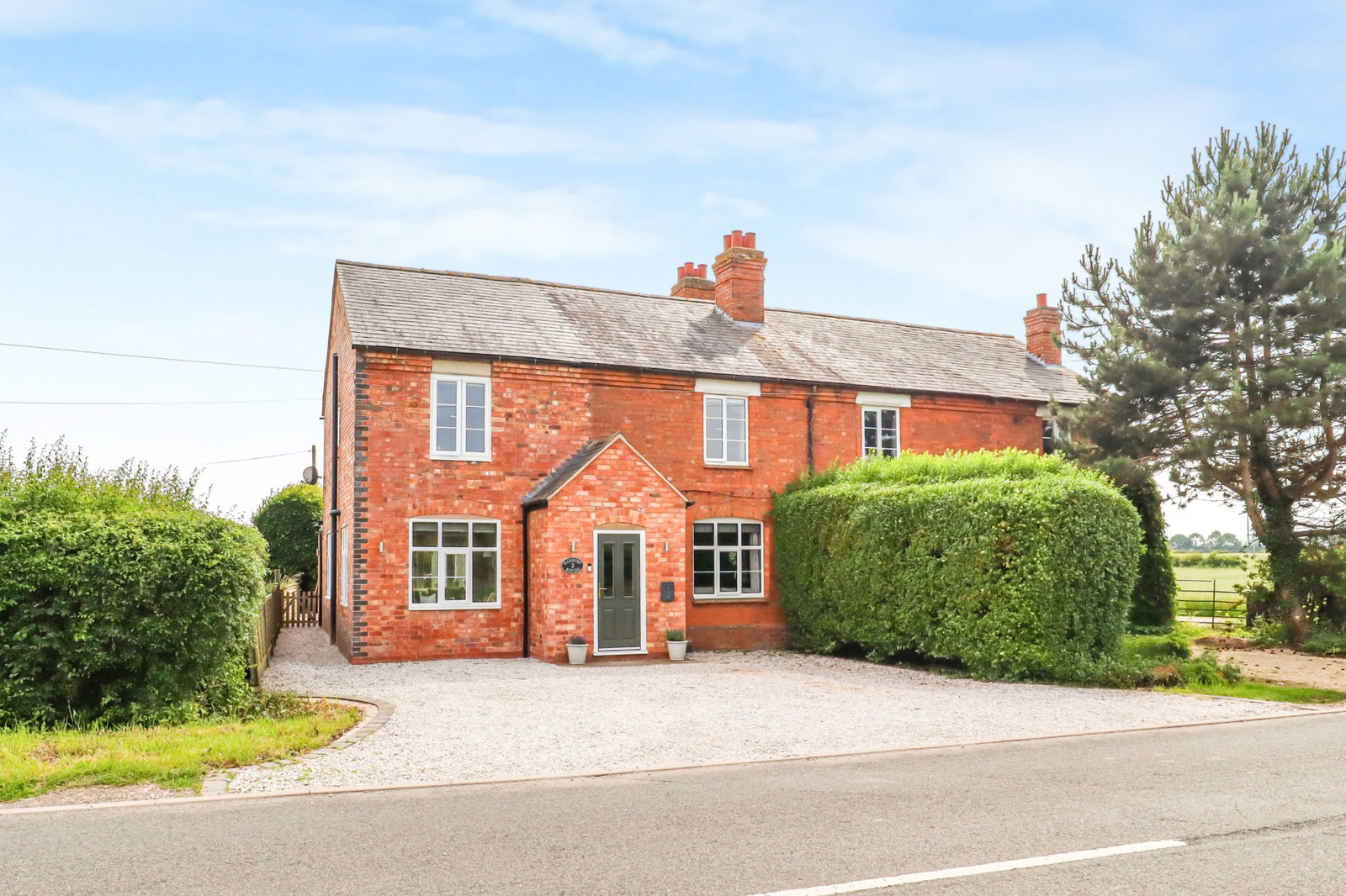 Semi Detached House in Leamington Spa