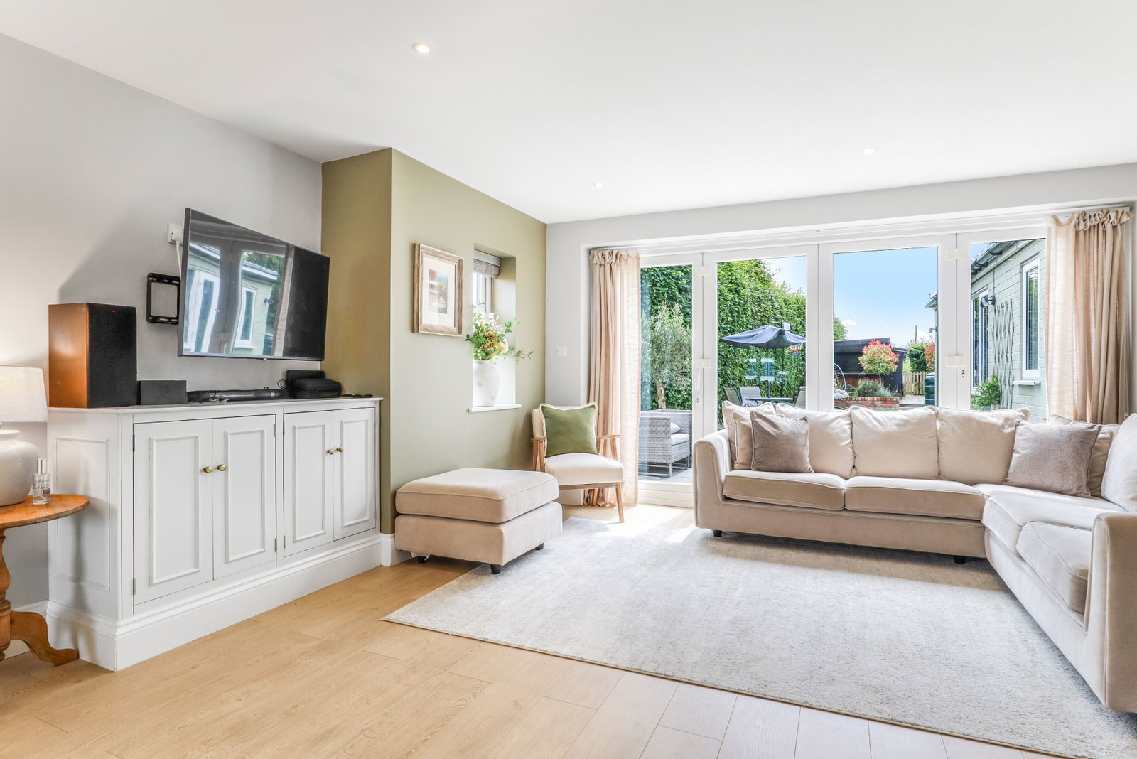 Semi Detached House in Leamington Spa