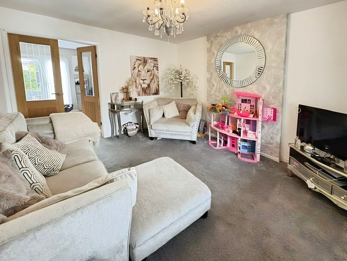 Semi Detached House in Hinckley
