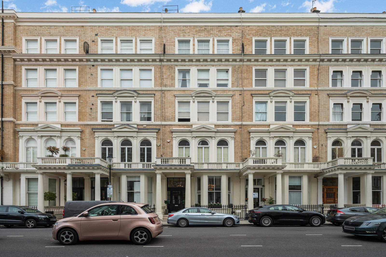 Flat for sale in London, Queen's Gate Place, London, SW7 5NU, 1681 m²