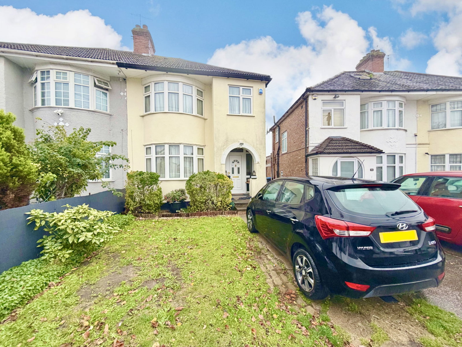Semi Detached House for sale in London, Grove Crescent, Kingsbury, London, NW9 0LP