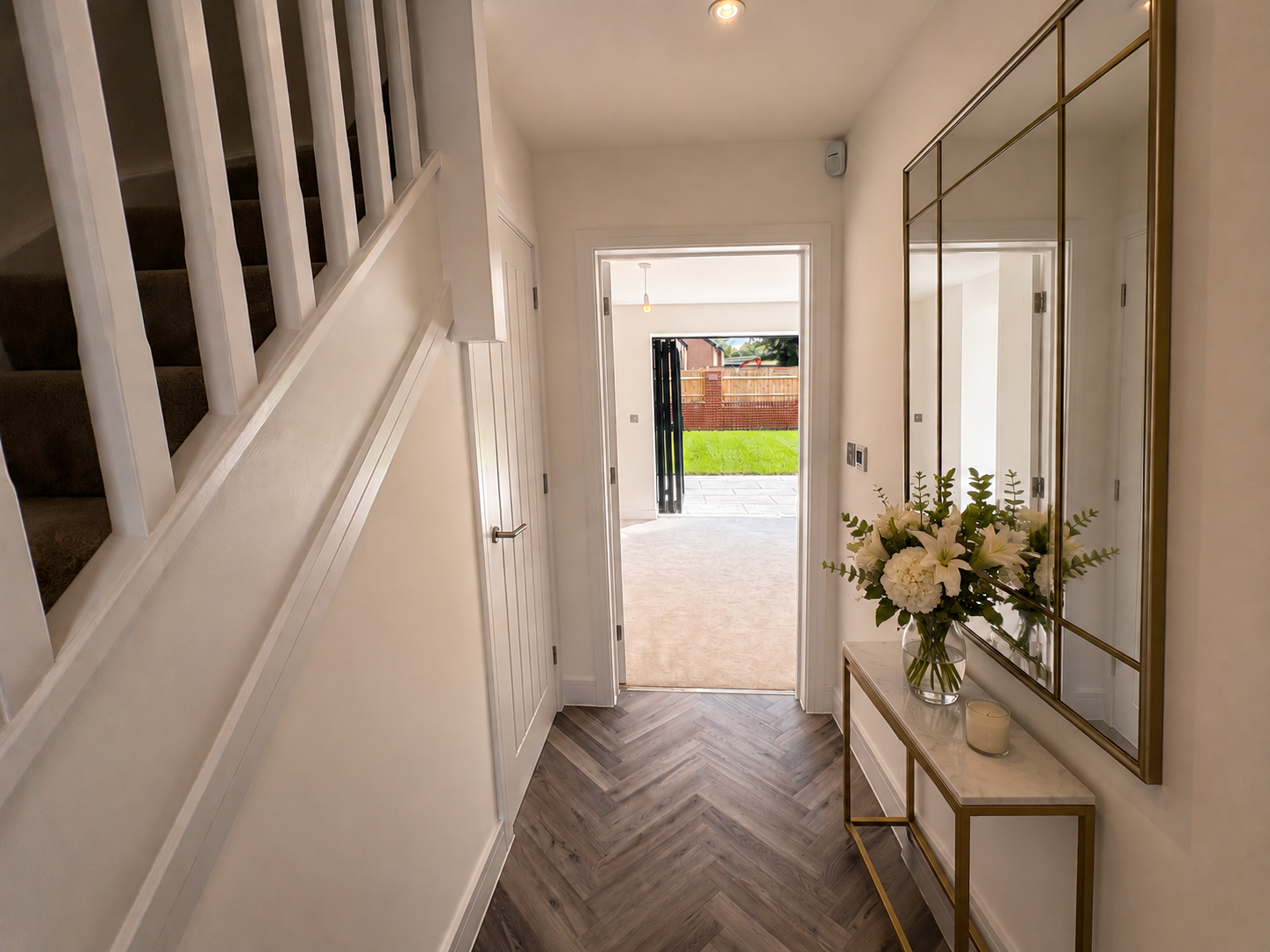 Semi Detached House in Hougton Regis  2