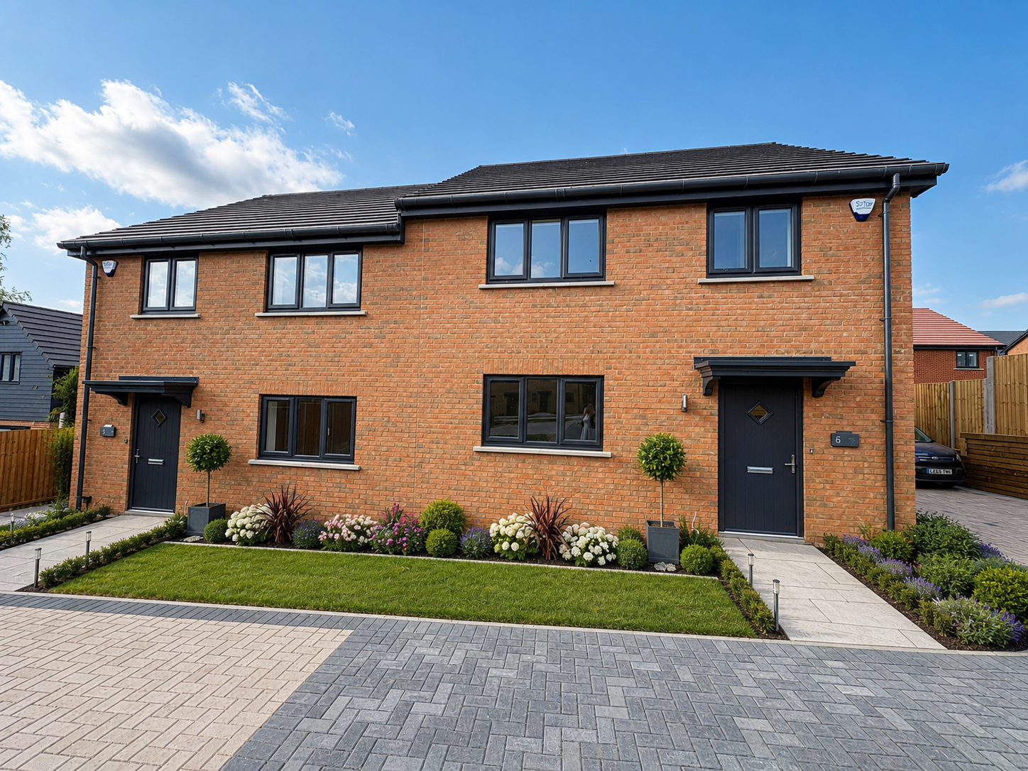 Semi Detached House in Hougton Regis 
