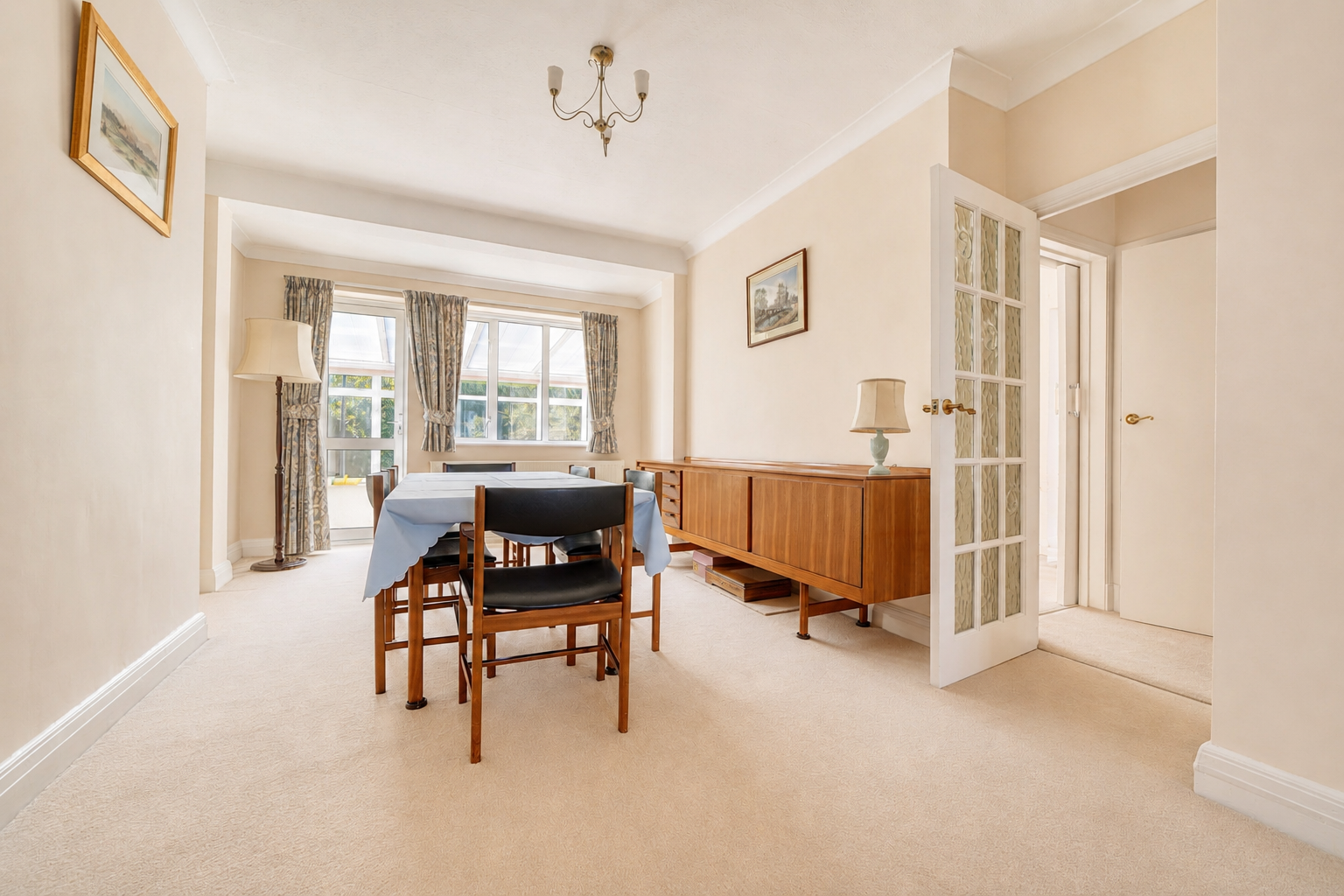 Semi Detached House for sale in Orpington, Fairview Drive, Orpington, BR6 9NX