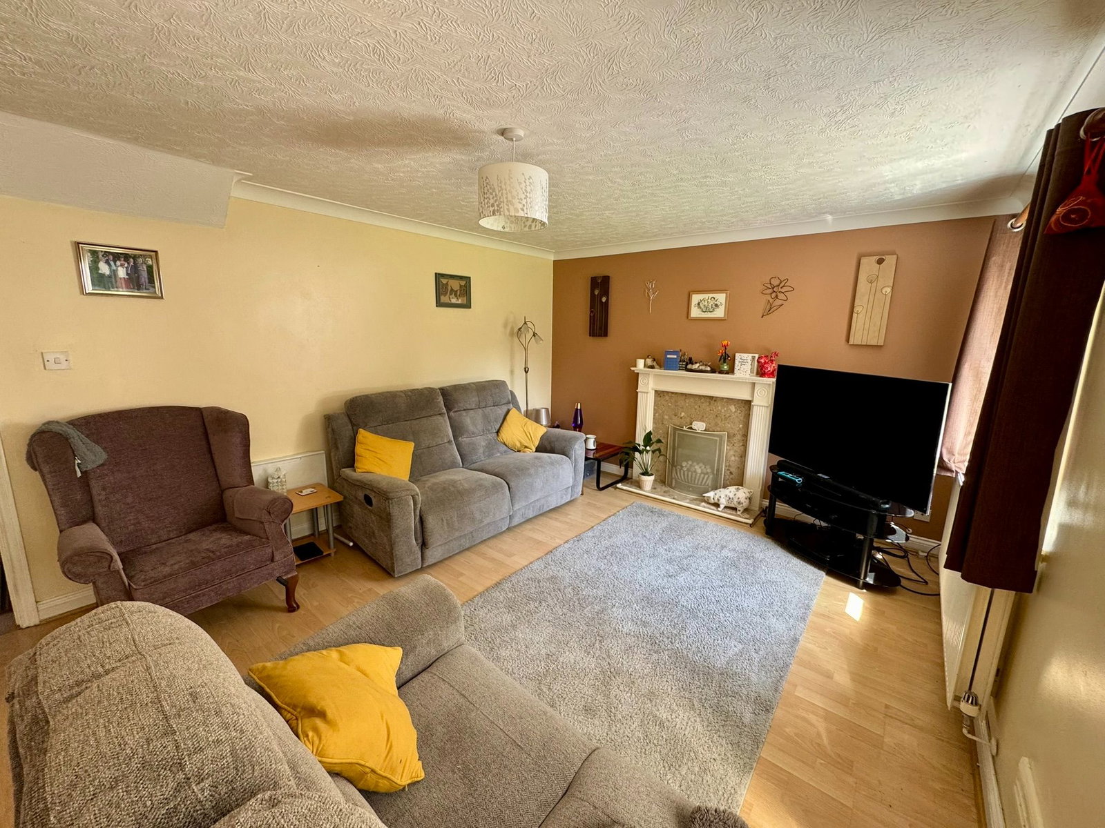 Detached House in Ashford