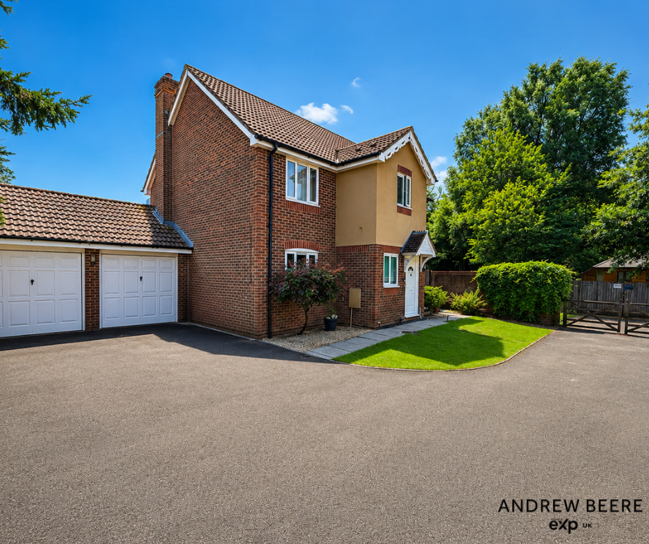 Detached House in Ashford