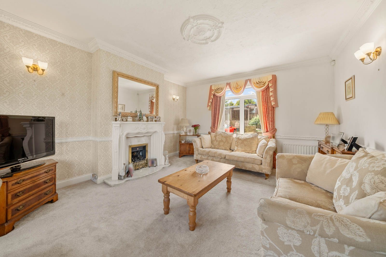 Detached House in Bradford