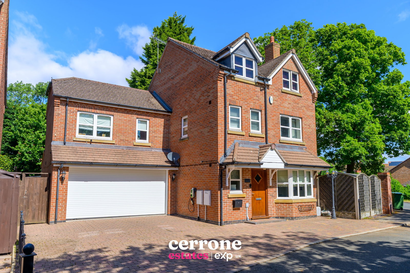 Detached House in Redditch