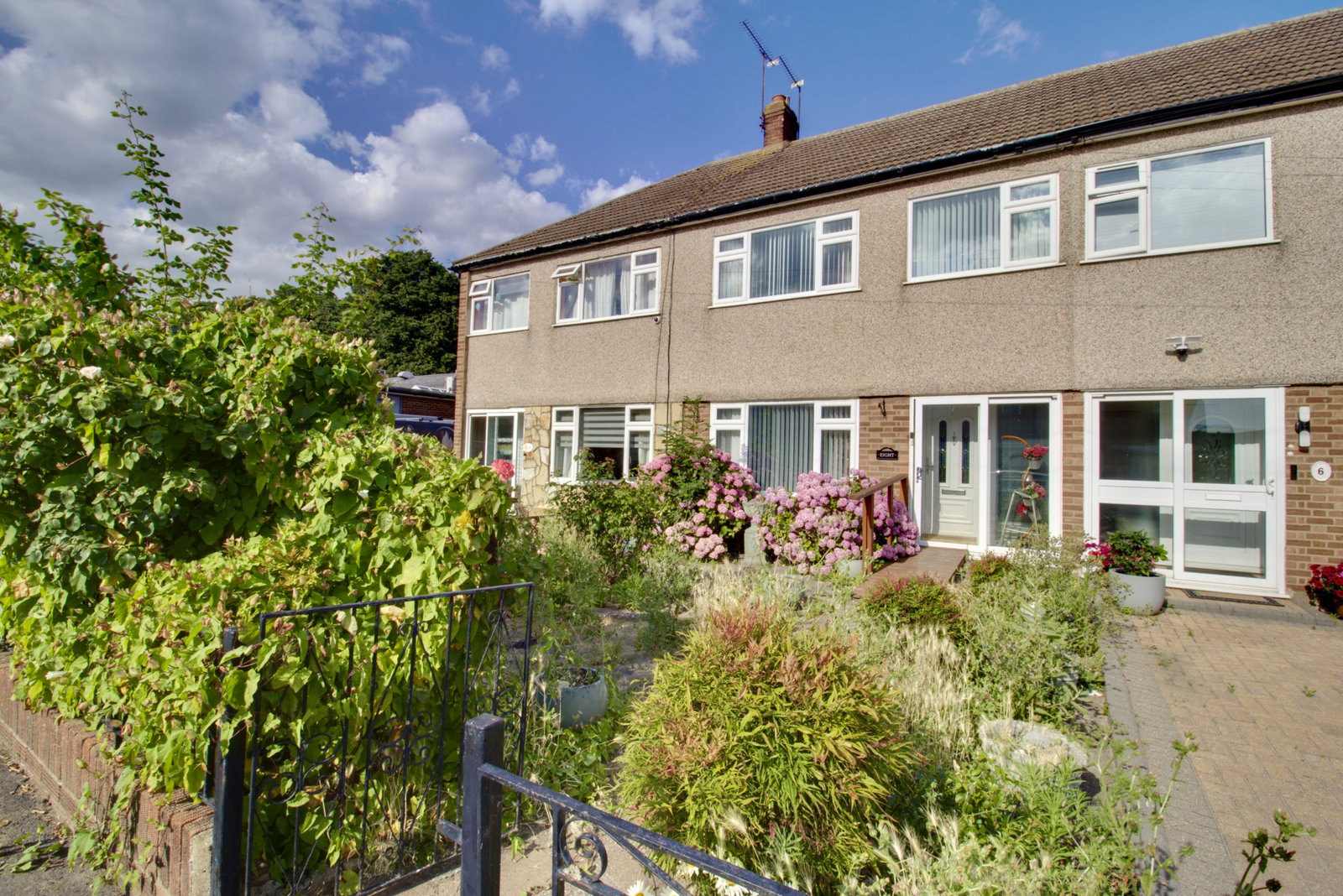 Terraced House for sale in Stanford-le-hope, Poley Road, Stanford-le-hope, SS17 0JJ, 1227 m²