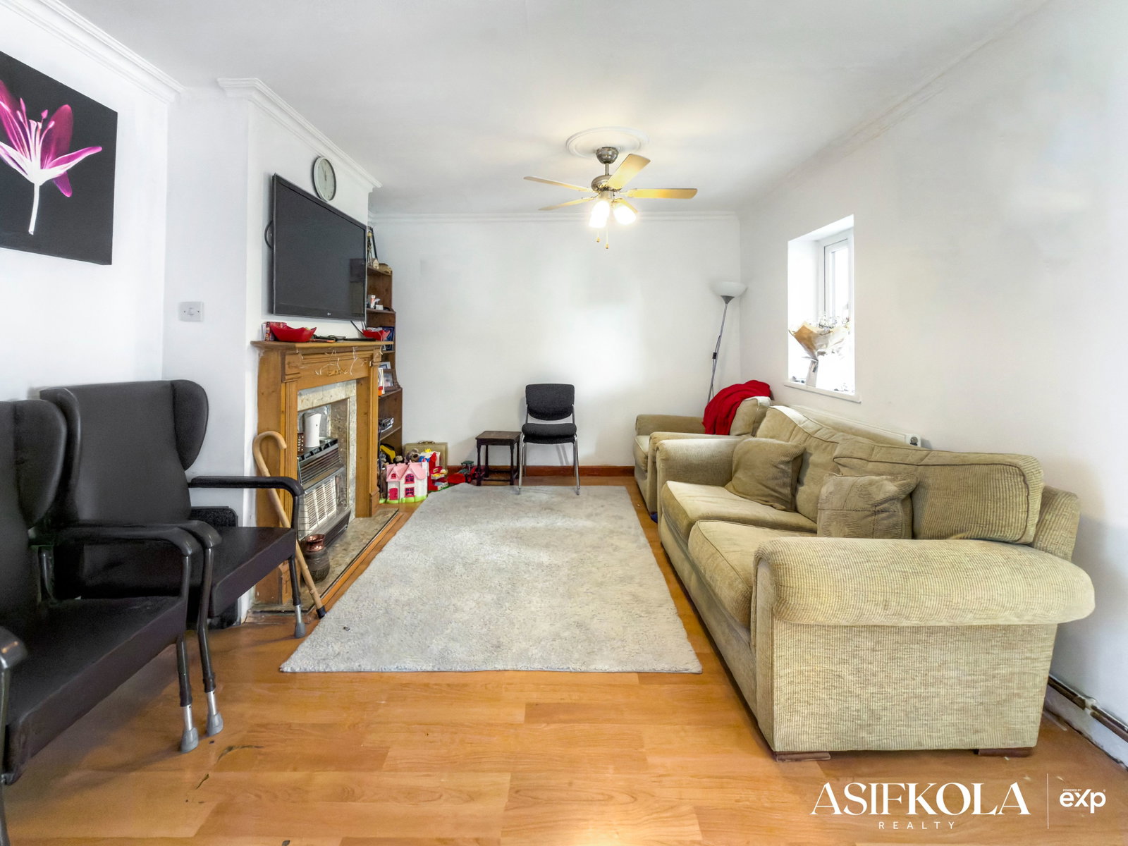 Terraced House for sale in West Bromwich, Dawes Avenue, West Bromwich, B70 7LR, 1749 m²