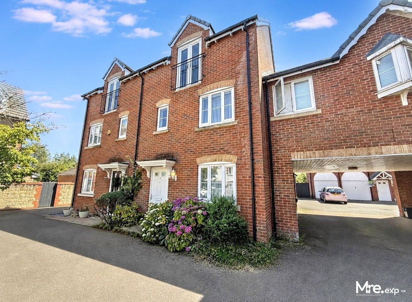 Town House in Merthyr Tydfil