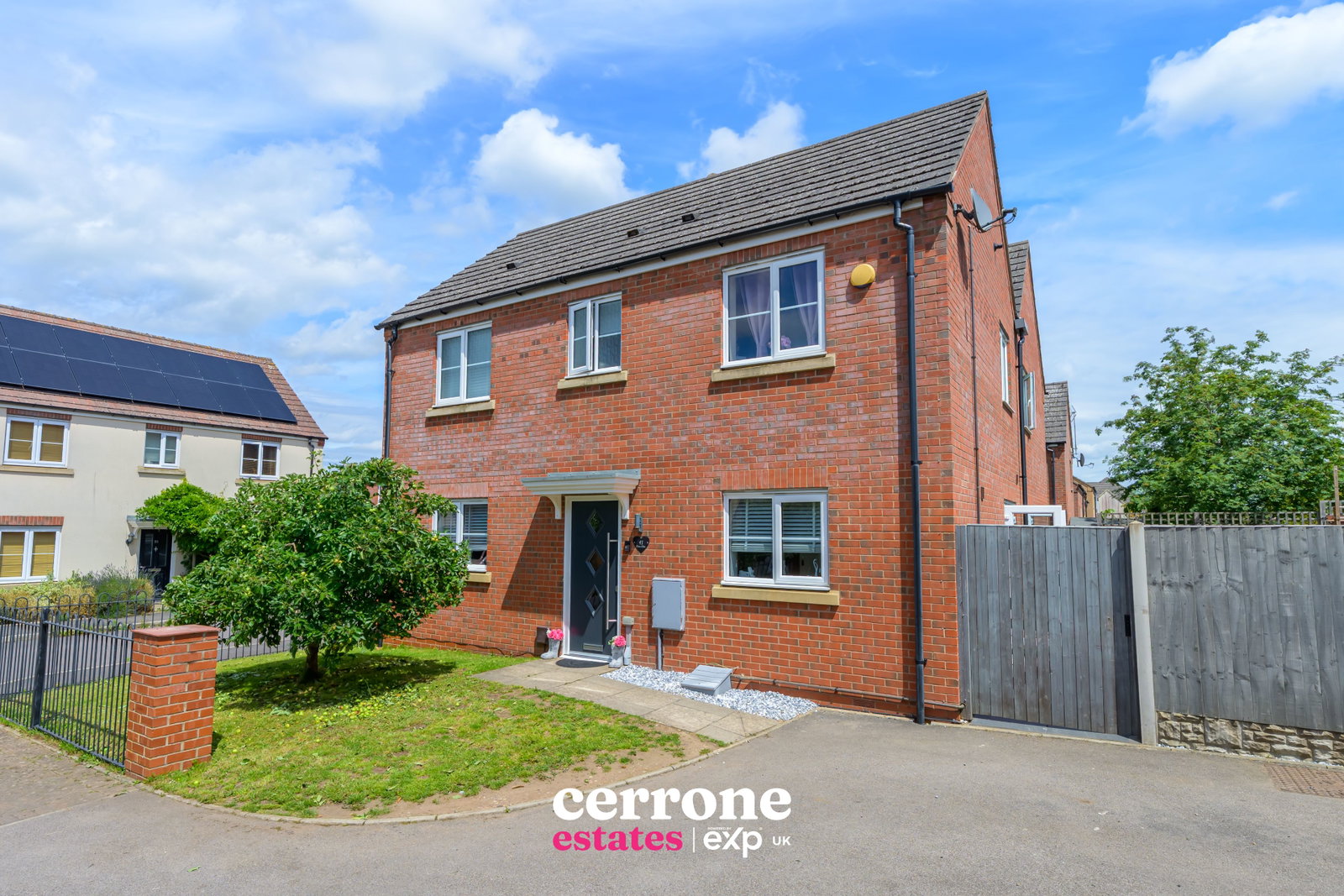 Semi Detached House in Redditch
