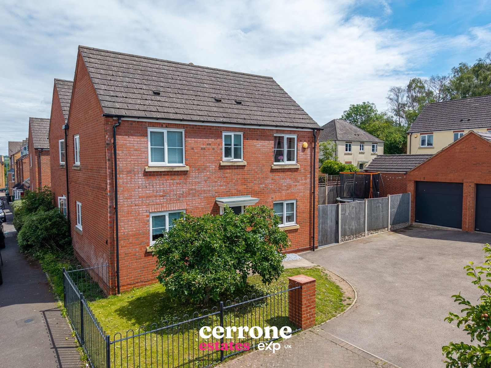 Semi Detached House in Redditch