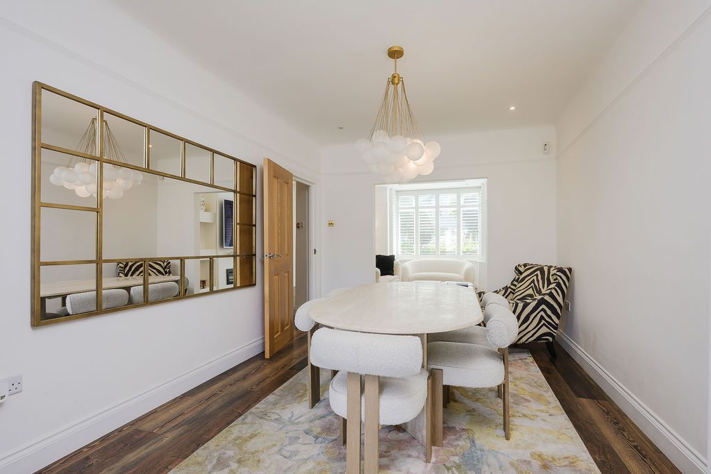 Semi Detached House in London