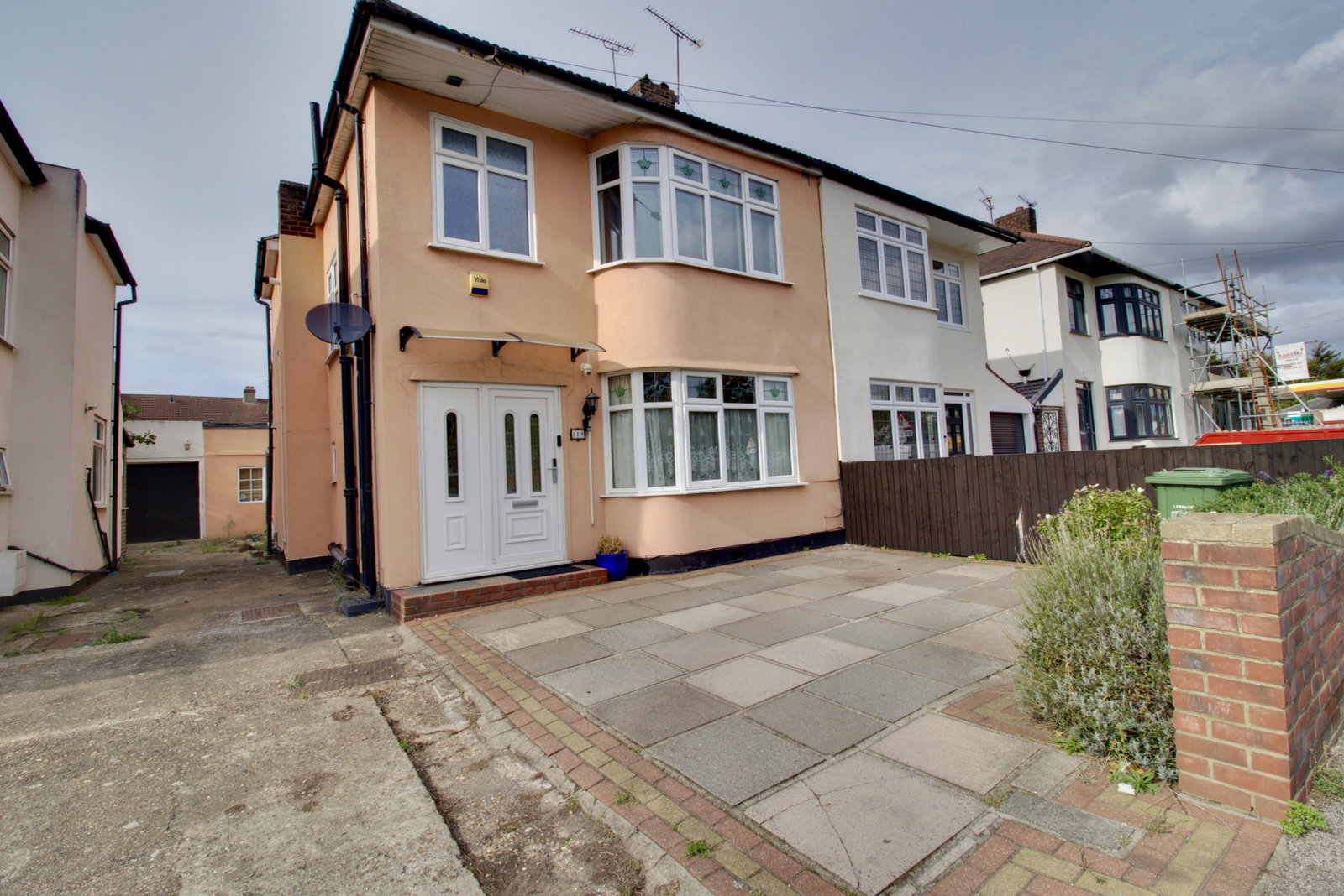 Semi Detached House in Romford