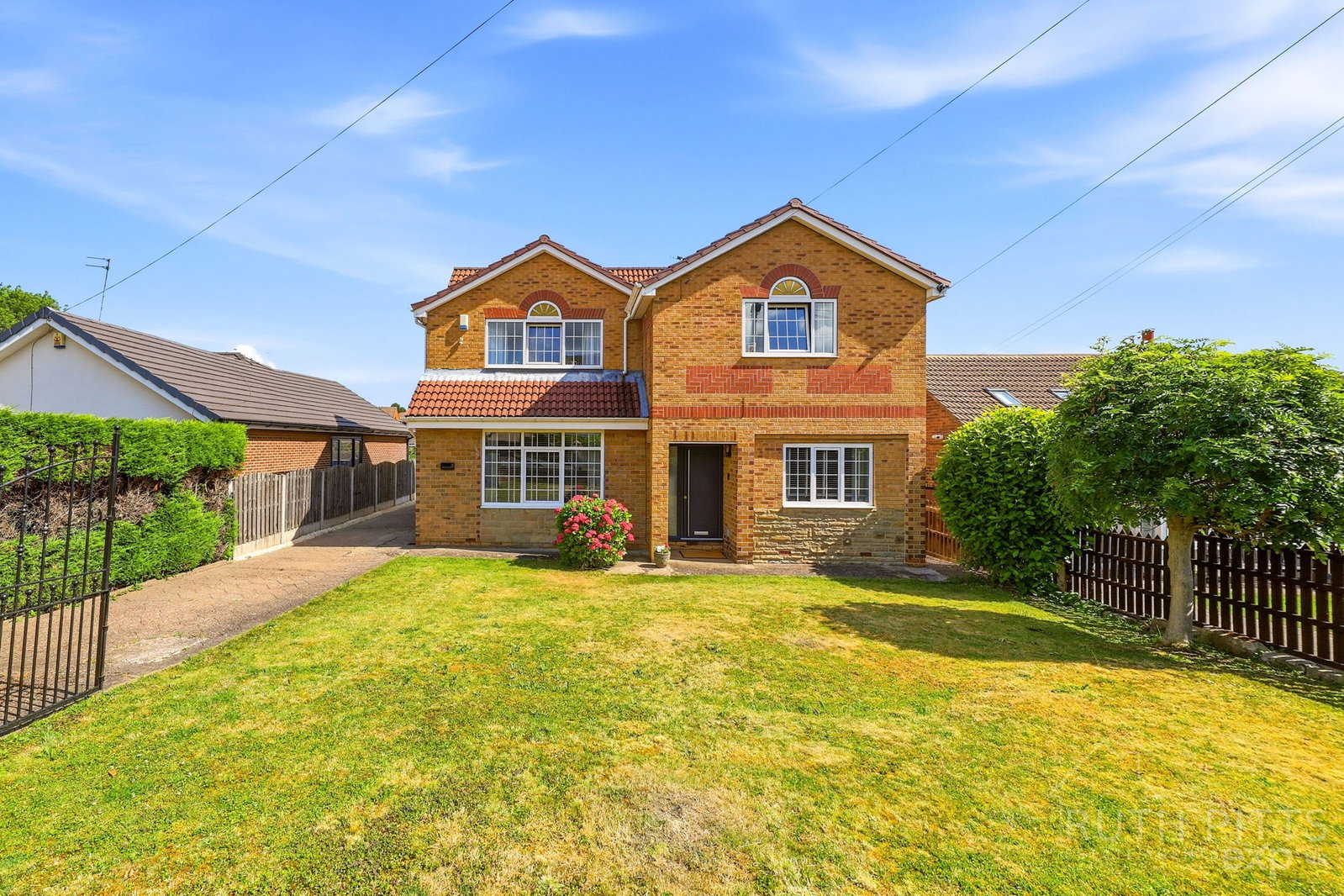 Detached House in Pontefract