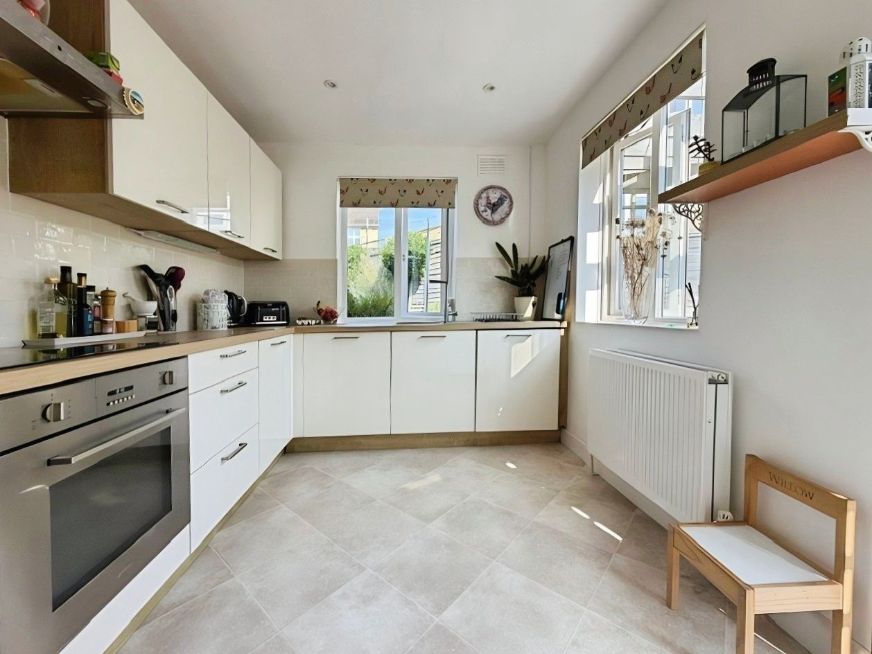 Semi Detached House in Bath