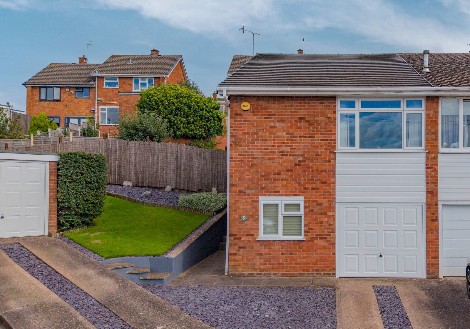 Semi Detached House for sale in Stourbridge, Dunsley Drive, Wordsley, DY8 5RA
