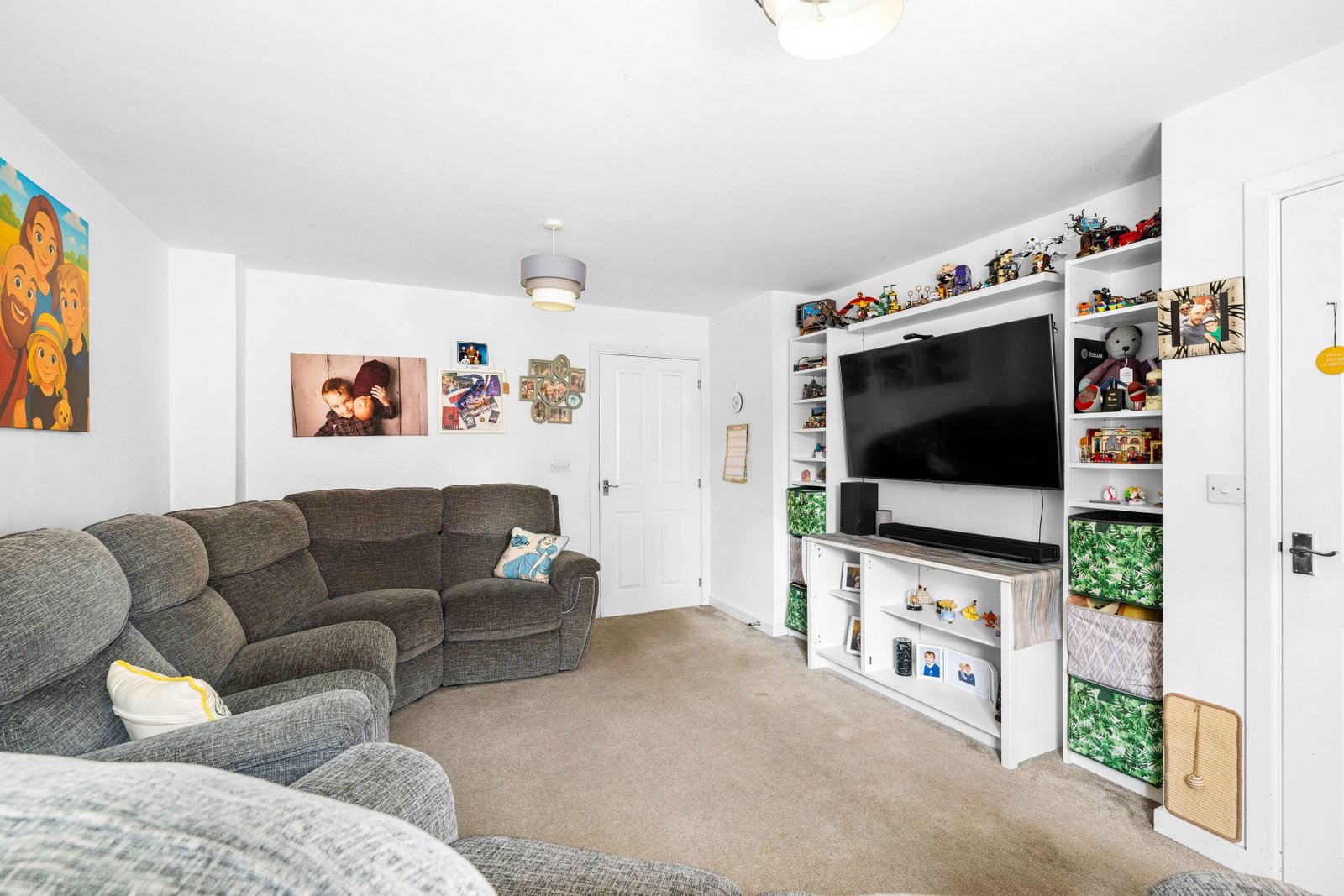 Terraced House in Witham St Hughs