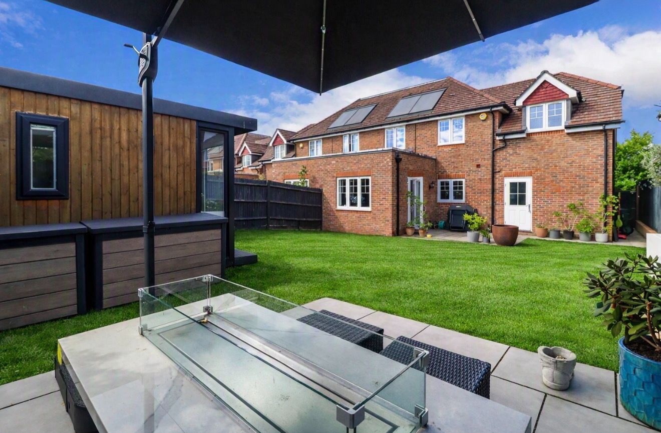 Semi Detached House for sale in Chesham, Culverhouse Way, Chesham, Buckinghamshire, HP5 3FG, 1671 m²