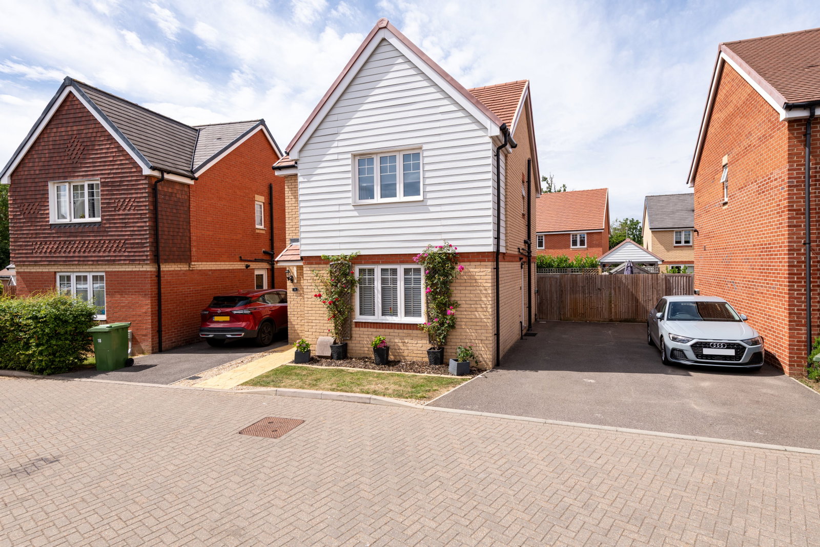 Detached House in Ashford