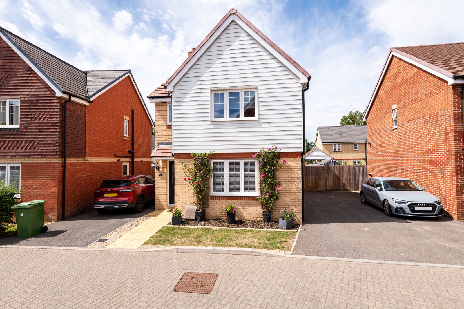 Detached House in Ashford