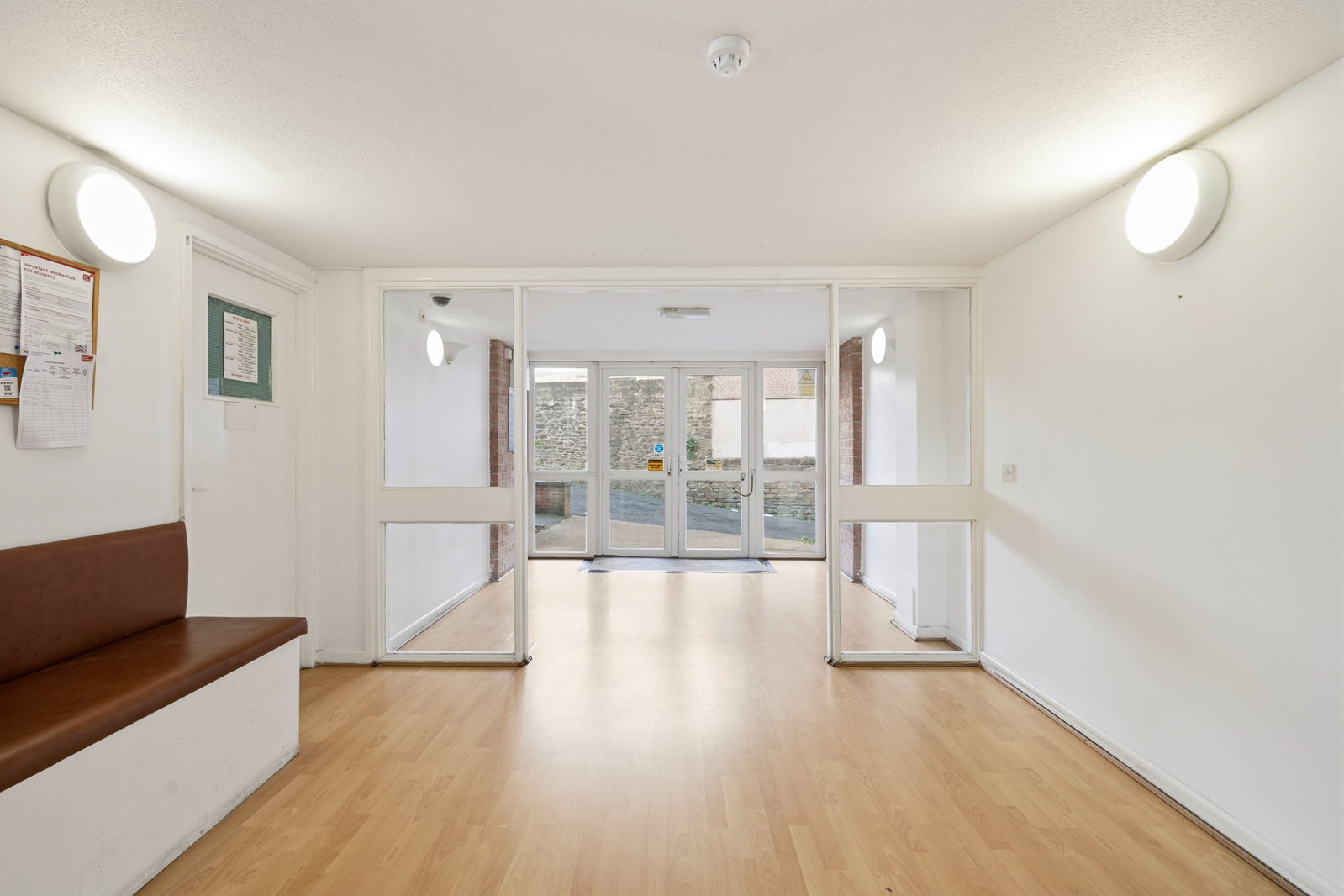 Flat for sale in Swansea, Dumbarton House Court, Bryn Y Mor Crescent, Swansea, SA1 4QX, 409 m²
