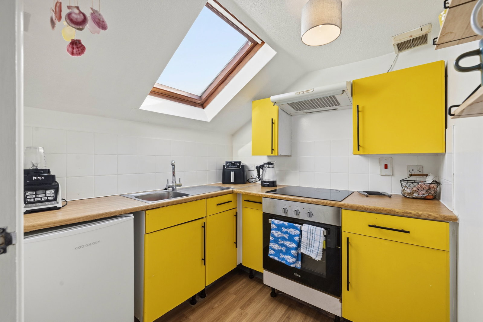 Flat for sale in Swansea, Dumbarton House Court, Bryn Y Mor Crescent, Swansea, SA1 4QX, 409 m²