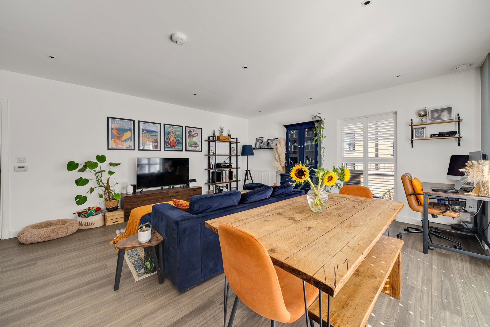 Apartment for sale in London, Augustine Court, Brumwell Avenue, Woolwich, SE18 6HY, 959 m²