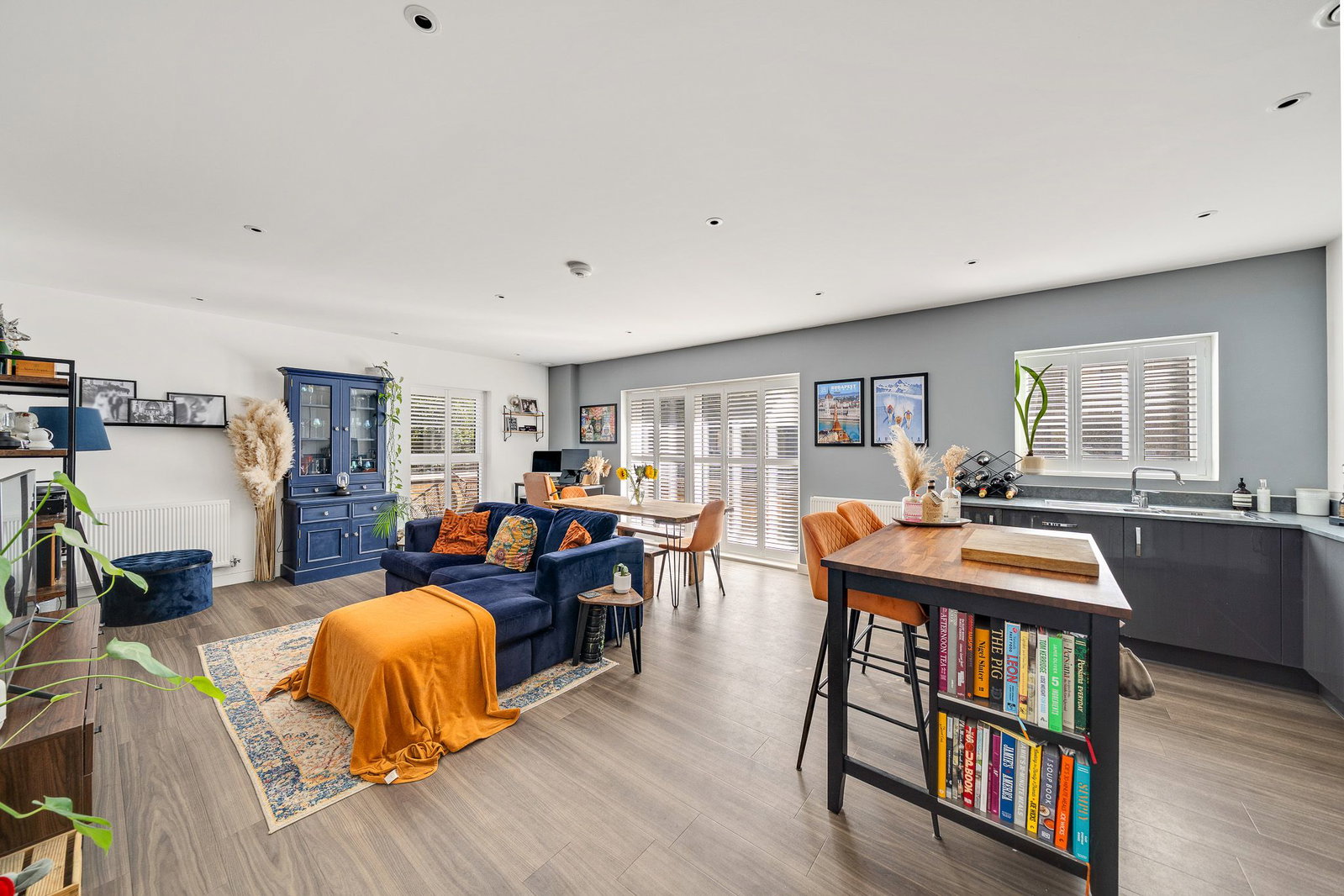 Apartment for sale in London, Augustine Court, Brumwell Avenue, Woolwich, SE18 6HY, 959 m²