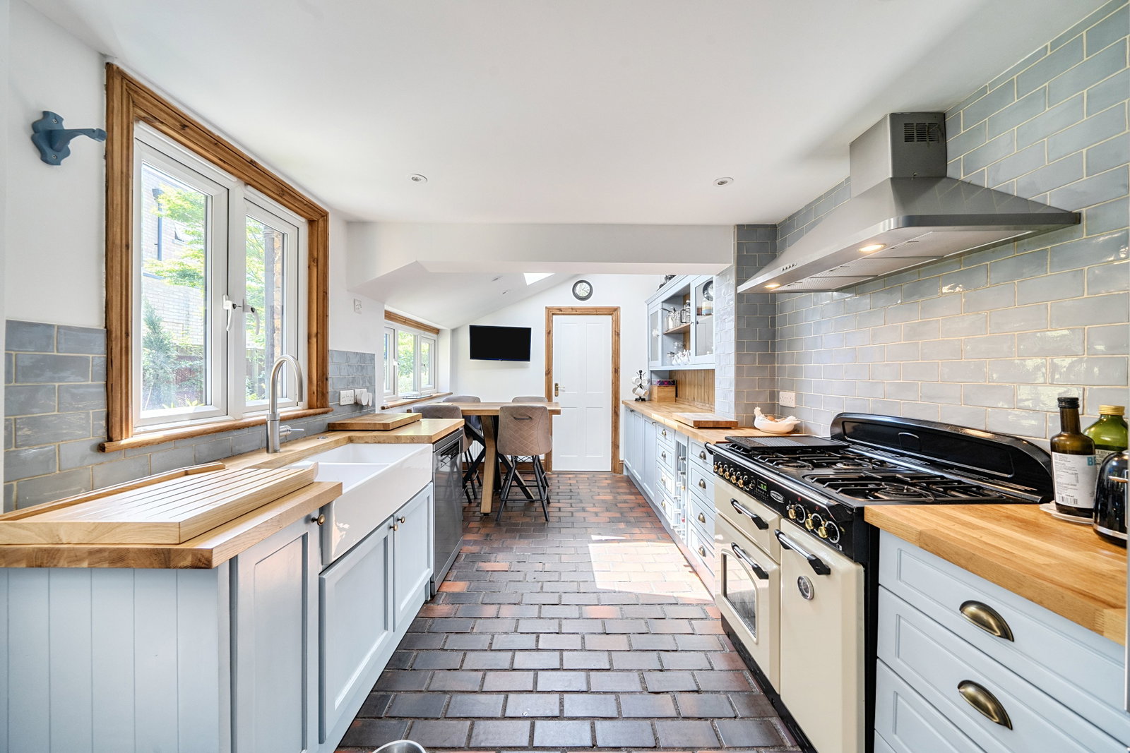 Semi Detached House in Bushey